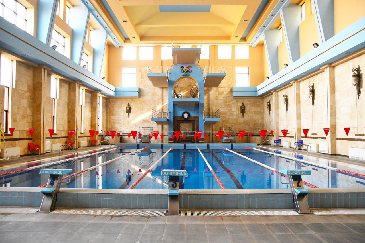 Olympavan Hotel Jerevan Eksteriør bilde