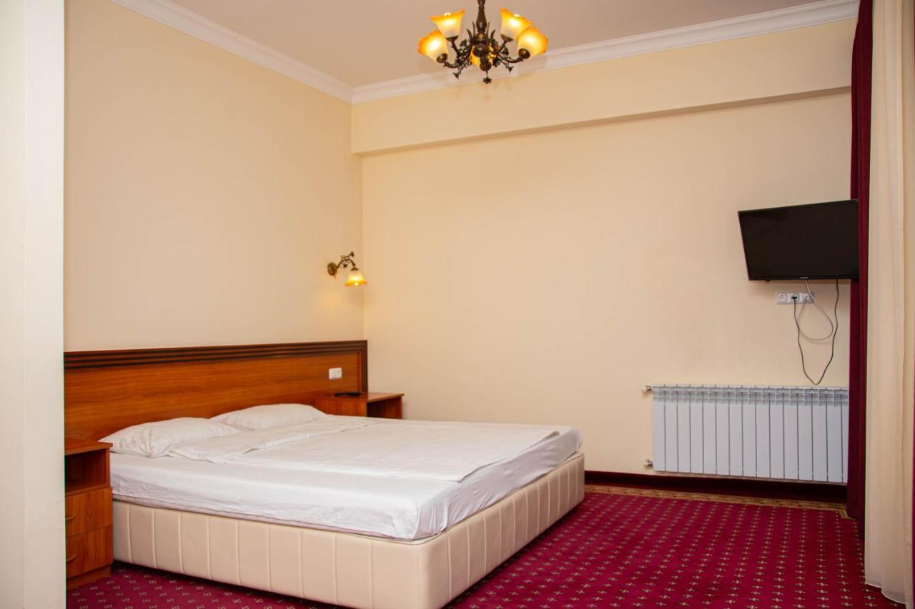 Olympavan Hotel Jerevan Eksteriør bilde