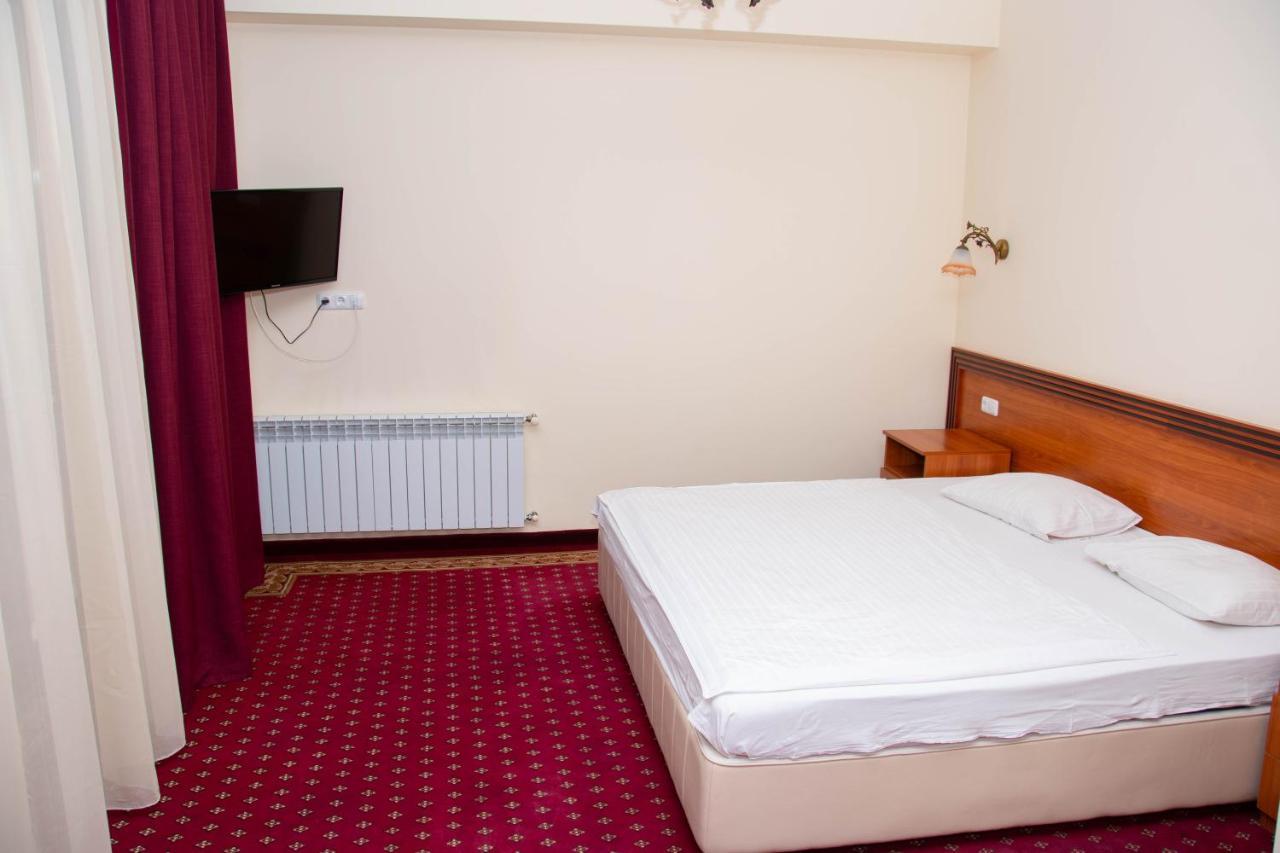 Olympavan Hotel Jerevan Eksteriør bilde
