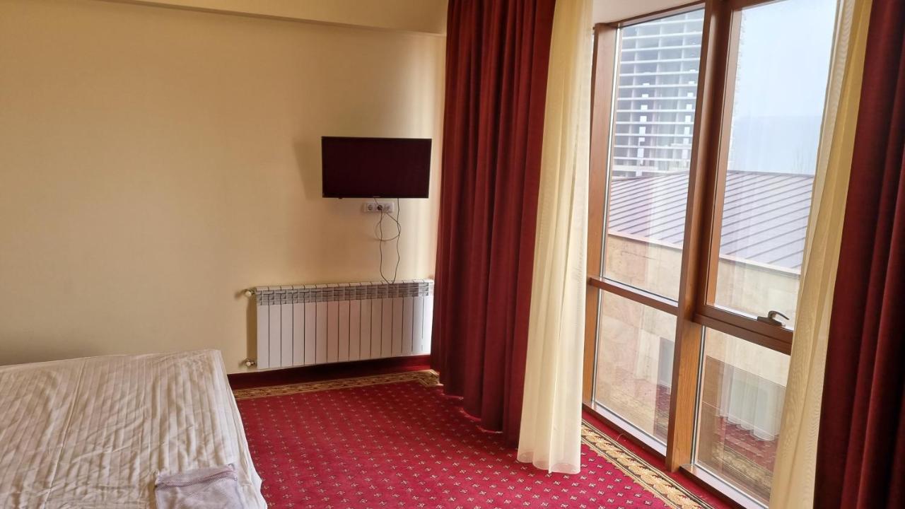 Olympavan Hotel Jerevan Eksteriør bilde