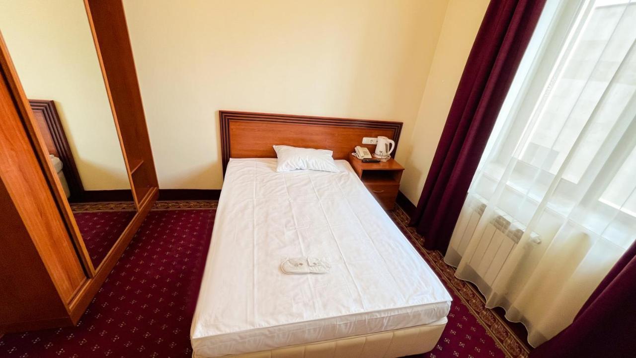 Olympavan Hotel Jerevan Eksteriør bilde