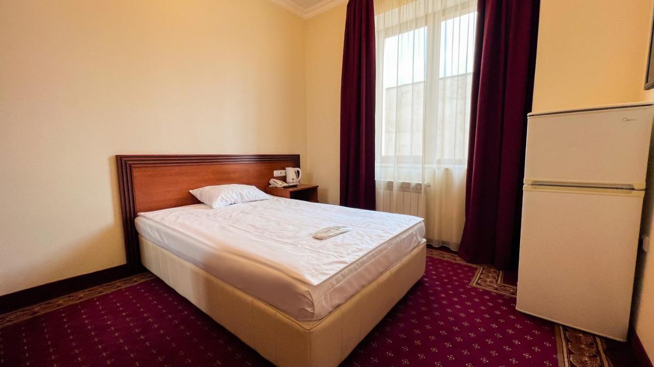 Olympavan Hotel Jerevan Eksteriør bilde